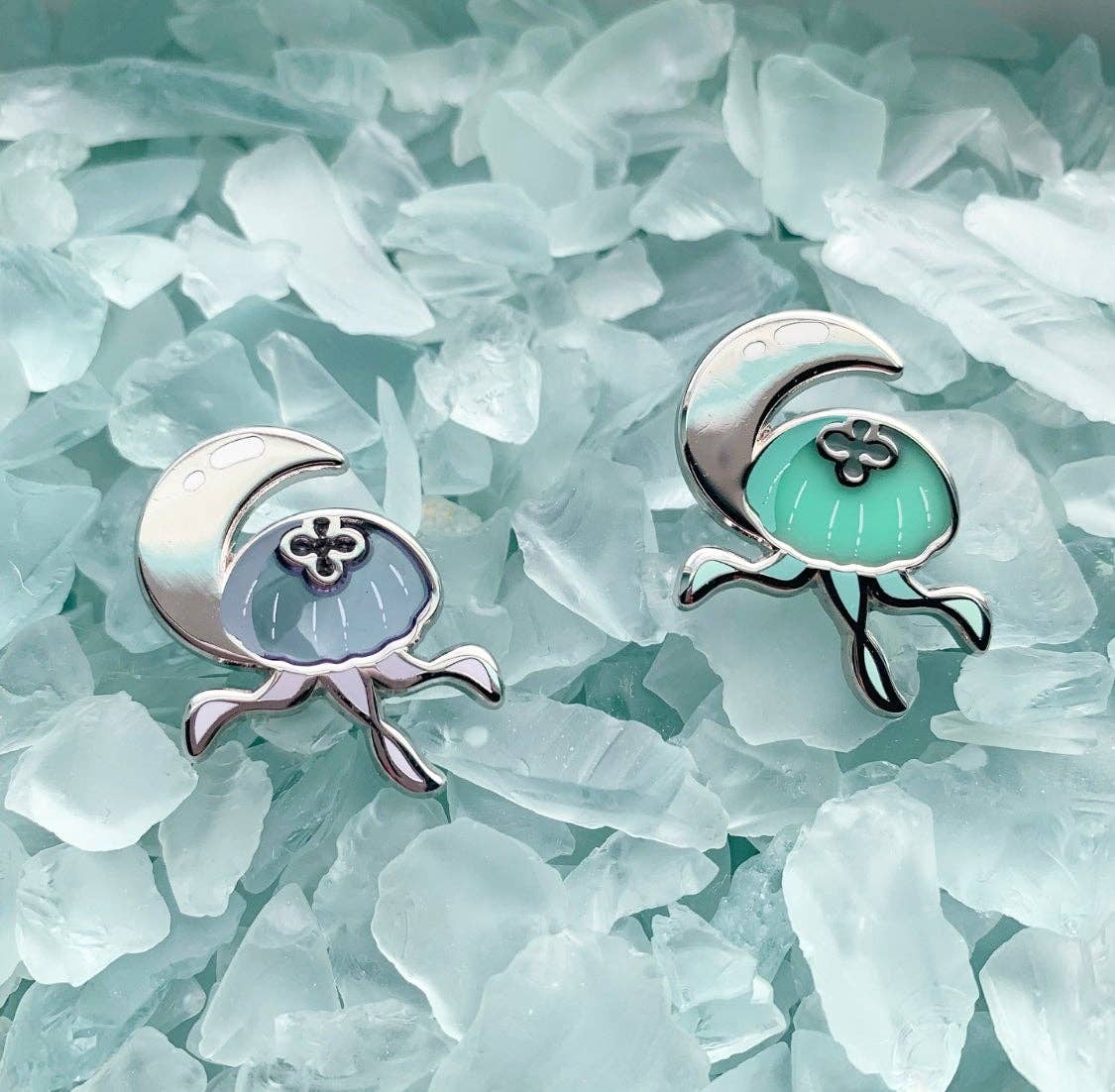 Moon jelly enamel pins!