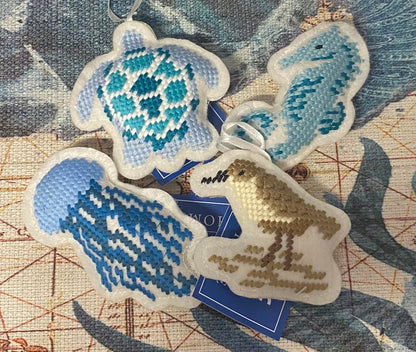 WOVEN C&F ORNAMENTS