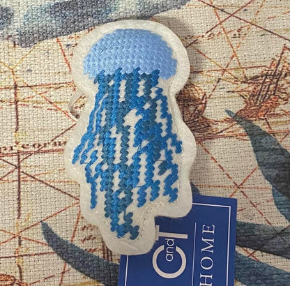 WOVEN C&F ORNAMENTS