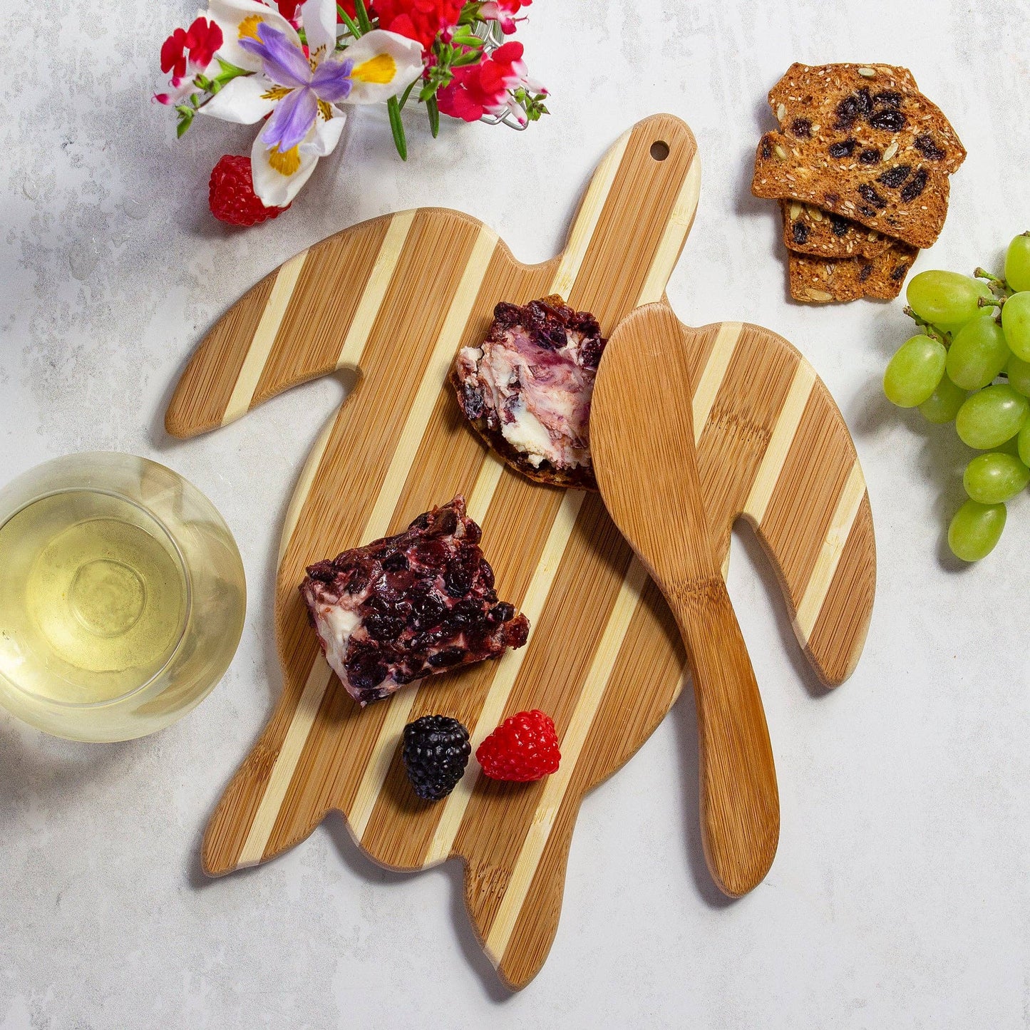 Sea Turtle Shaped Charcuterie Board & Cheese Spreader Set