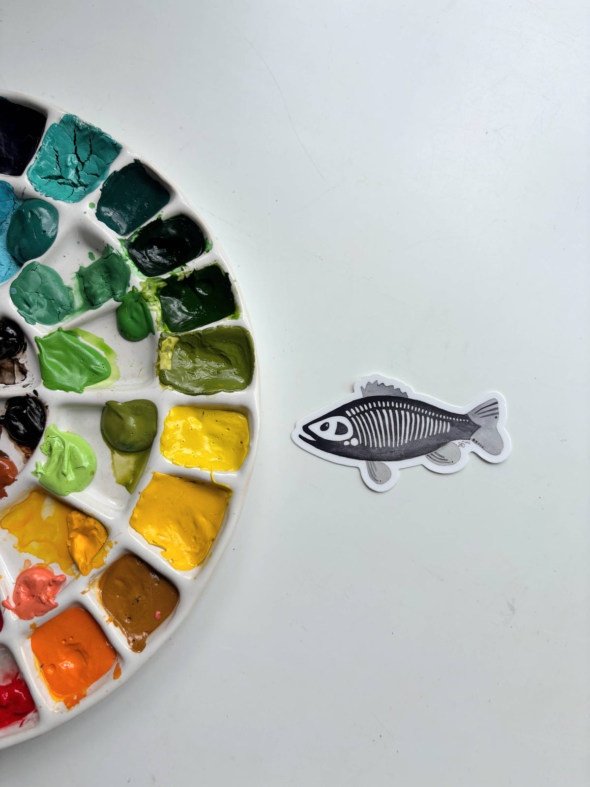 Skeleton Fish Vinyl Sticker – Spooky Aquatic Bones Art