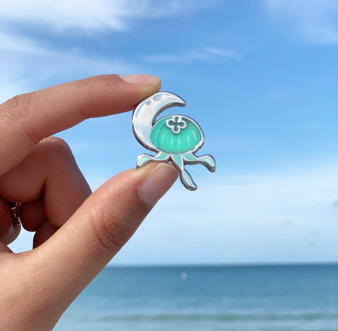 Moon jelly enamel pins!